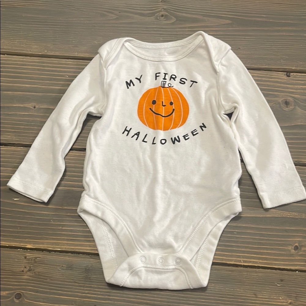 White Old Navy Long Sleeve Halloween Baby Onesie Size 3-6 Month.